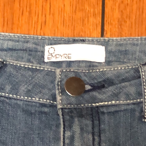 Empyre denim distressed, cut off Jean shorts embroidered pocket size 7 - Picture 4 of 9